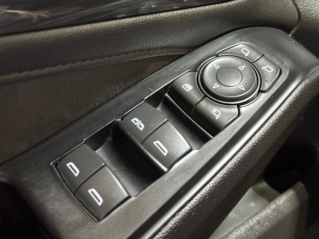 Used 2023 Chevrolet Traverse High Country image 37