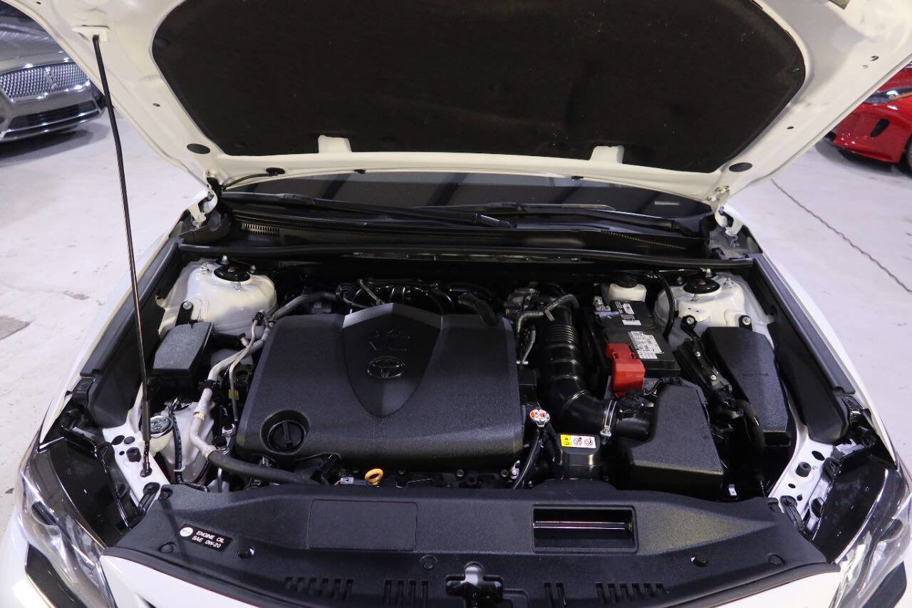 Used 2023 Toyota Camry XSE w/ Navigation Package image 9