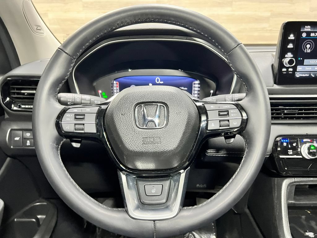 Used 2025 Honda Pilot Elite image 30