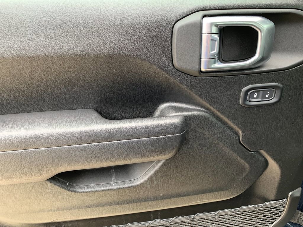 Used 2025 Jeep Gladiator Sport image 12