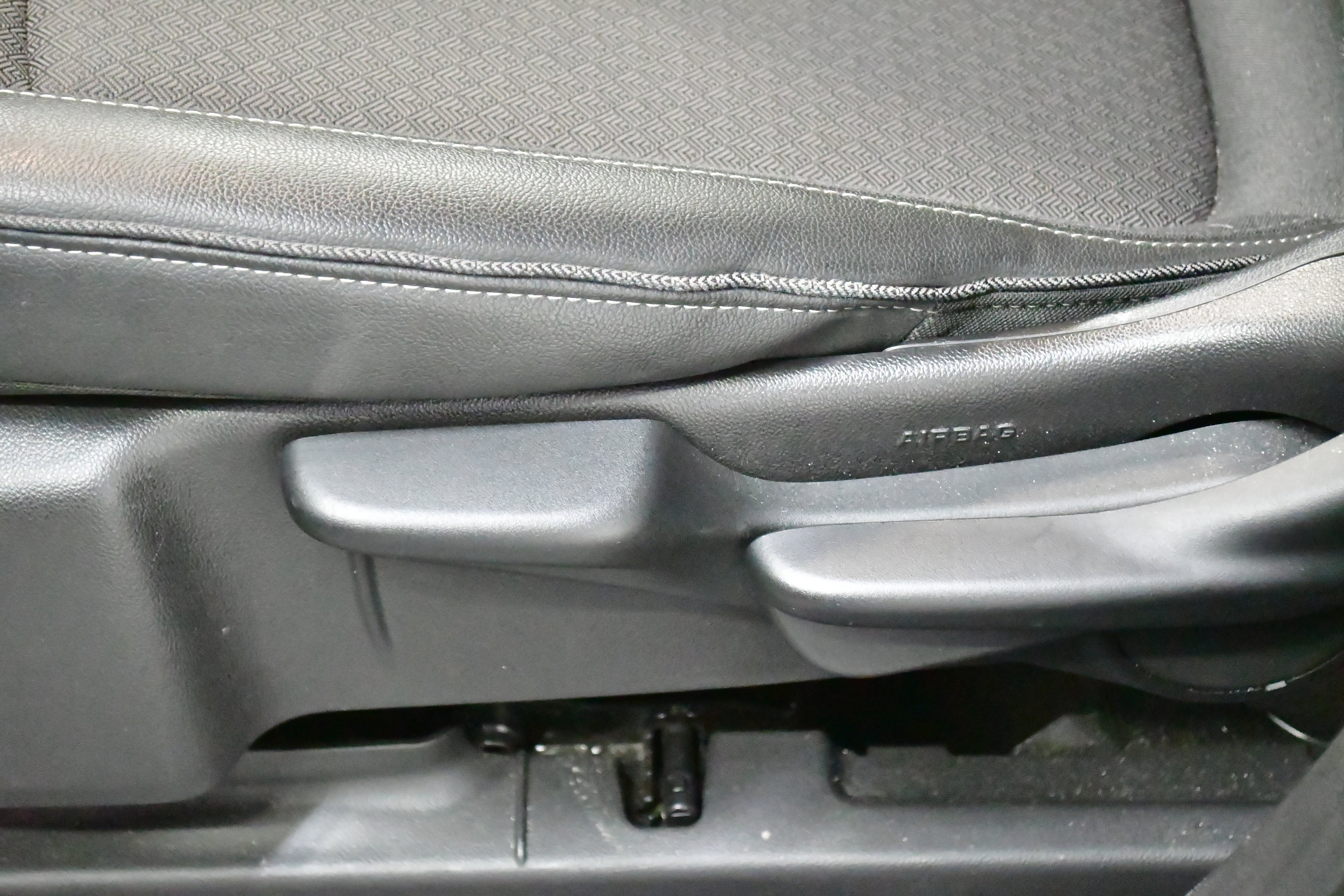 Used 2025 Buick Encore GX Preferred image 12