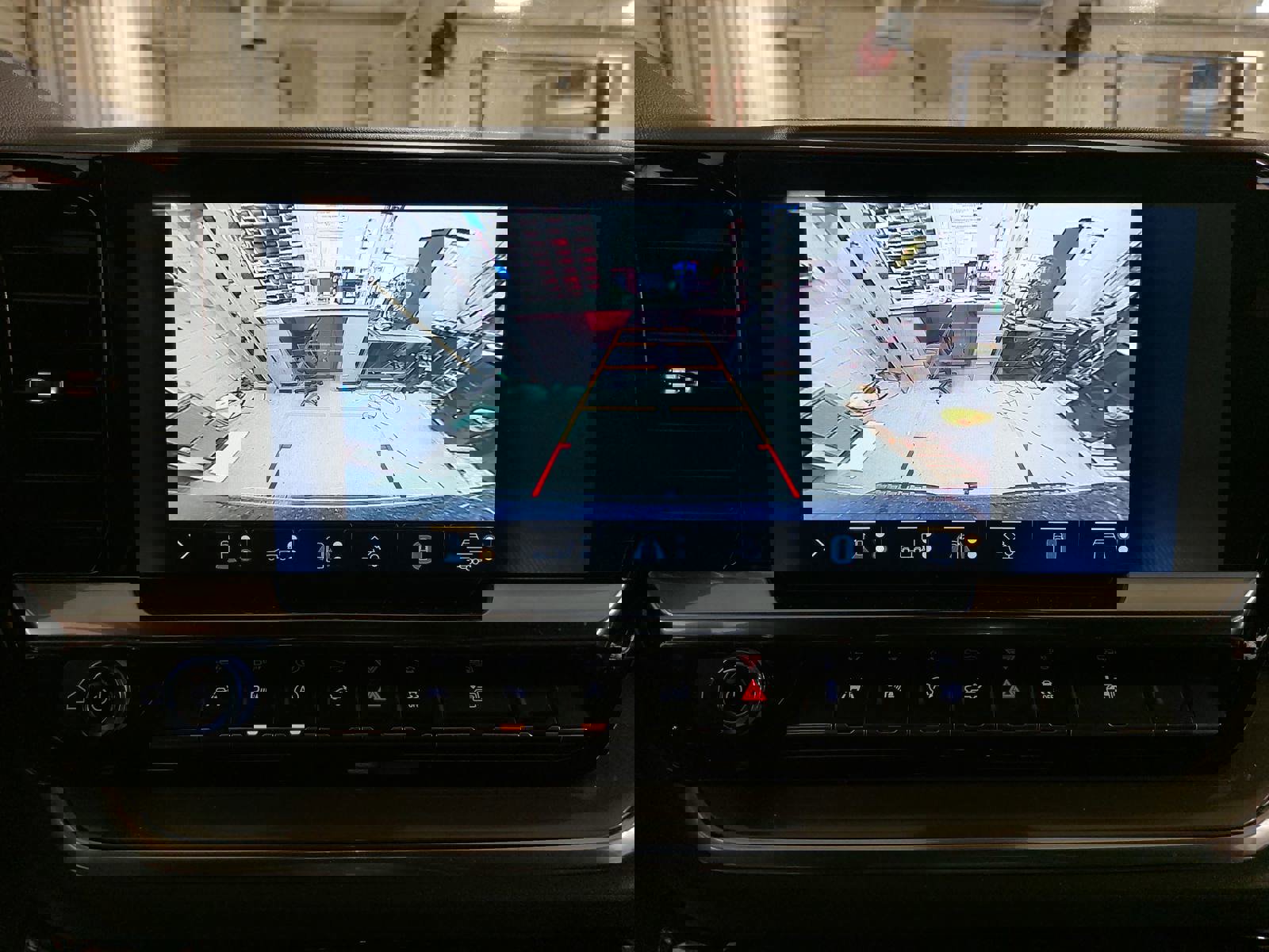 Used 2022 Chevrolet Silverado 1500 High Country w/ High Country Premium Package image 26