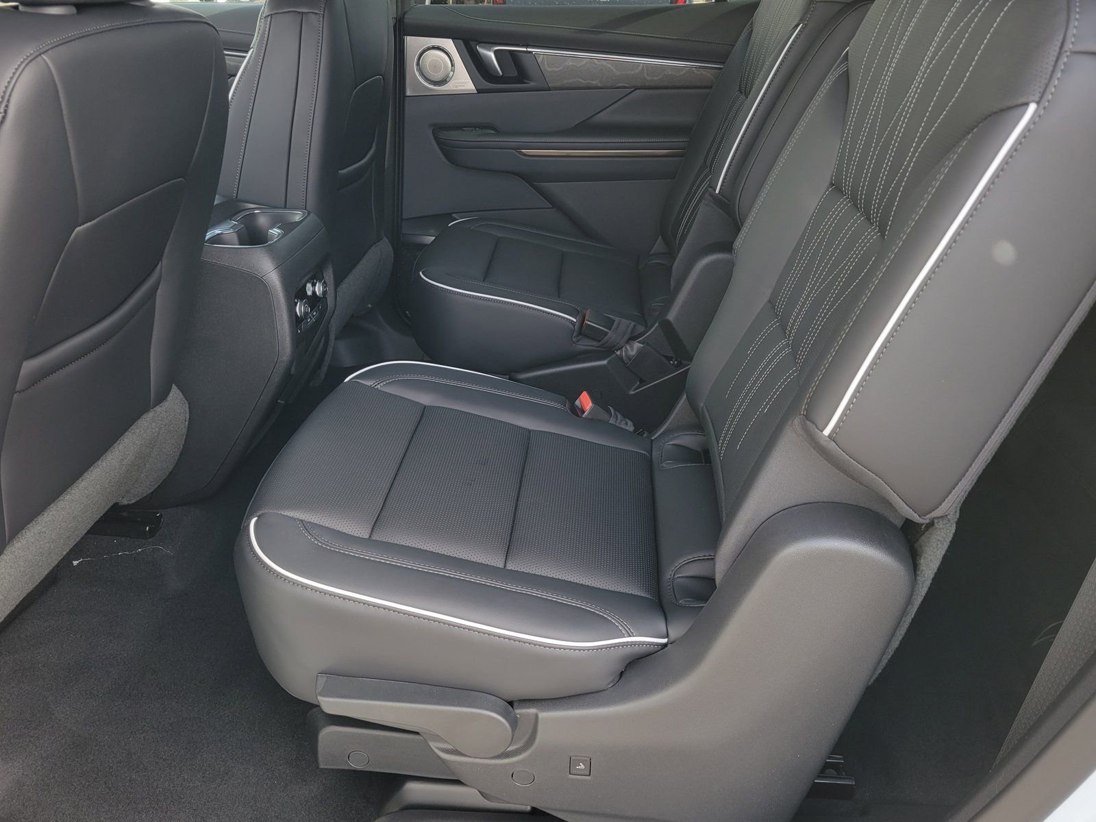 New 2026 Buick Enclave Avenir w/ Super Cruise Package FWD image 7