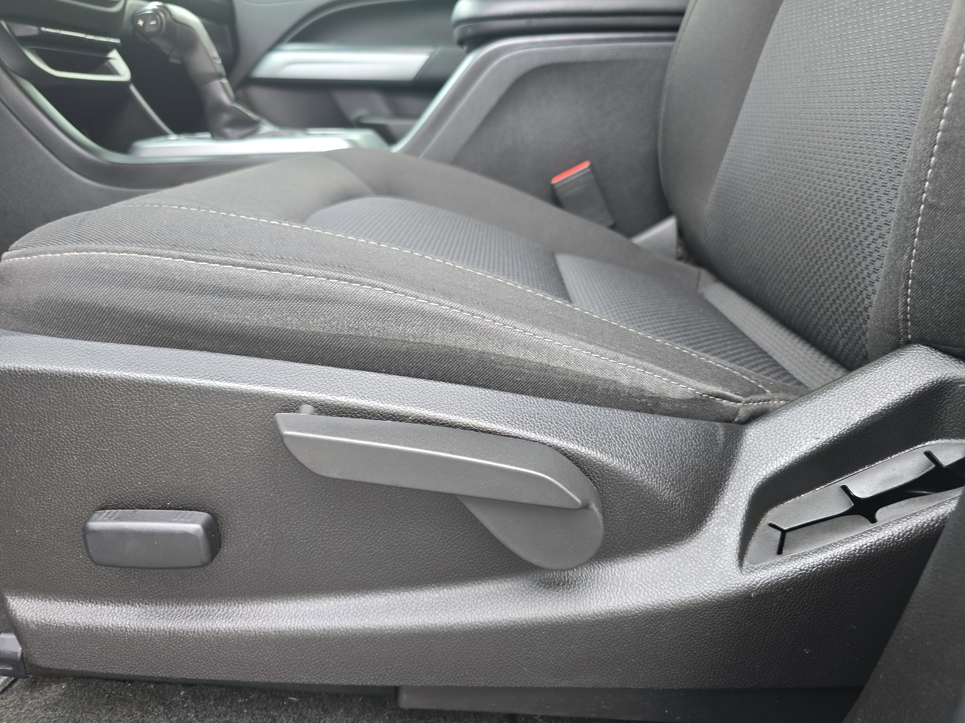 Used 2018 Chevrolet Colorado LT w/ Redline Special Edition AWD/4WD image 14