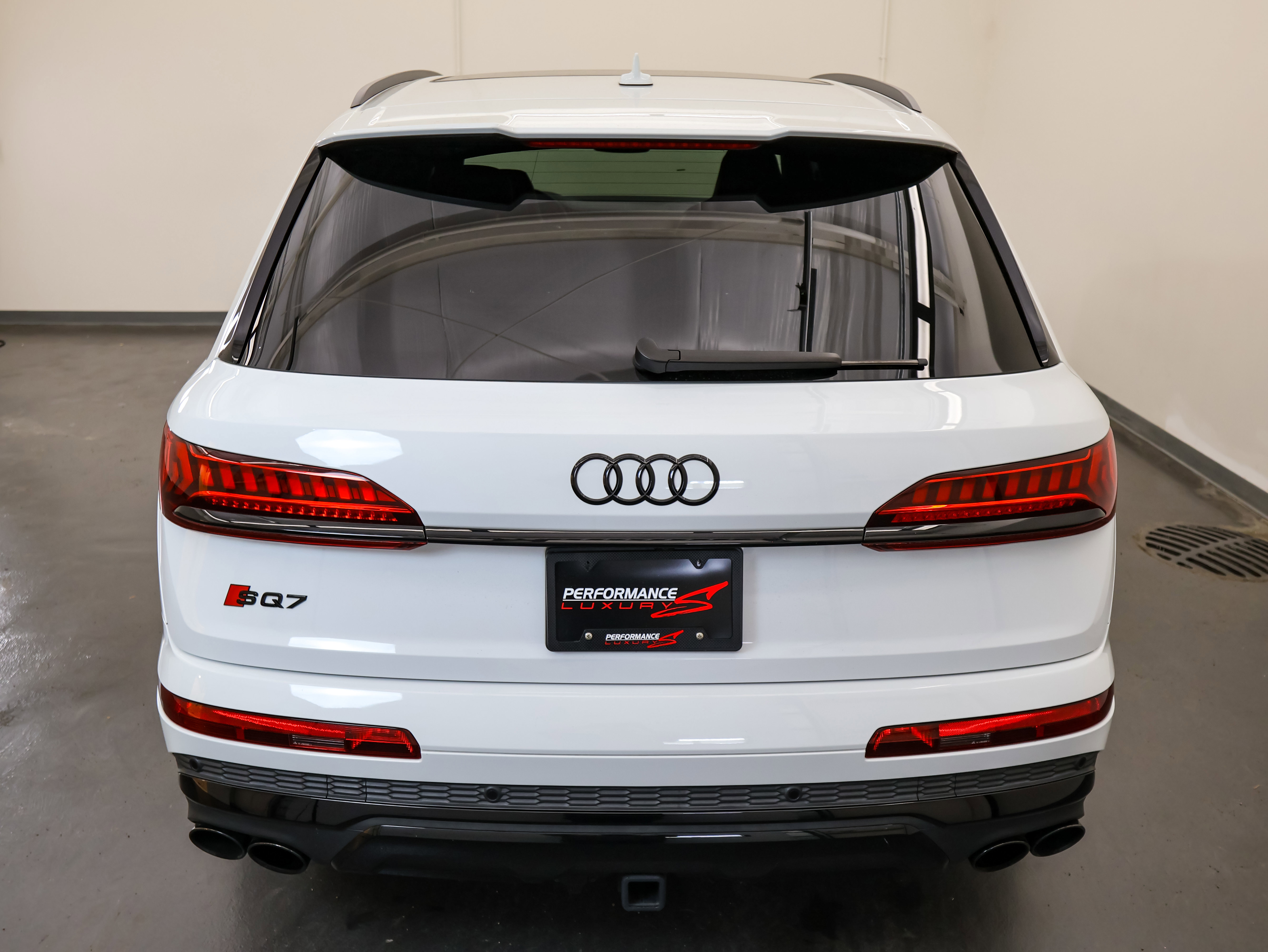 Used 2024 Audi SQ7 Premium Plus w/ Executive Package image 10