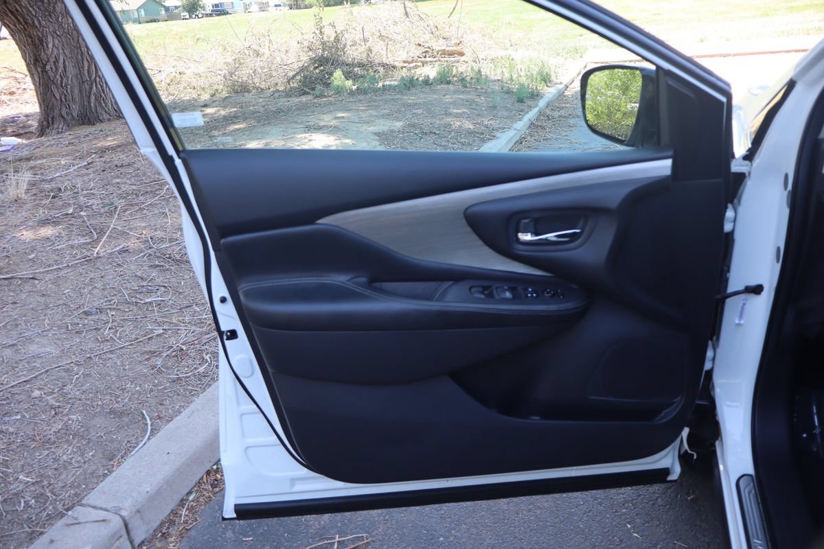 Used 2015 Nissan Murano SV w/ Premium Package AWD/4WD image 23