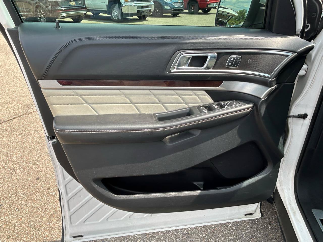 Used 2016 Ford Explorer Platinum AWD/4WD image 15