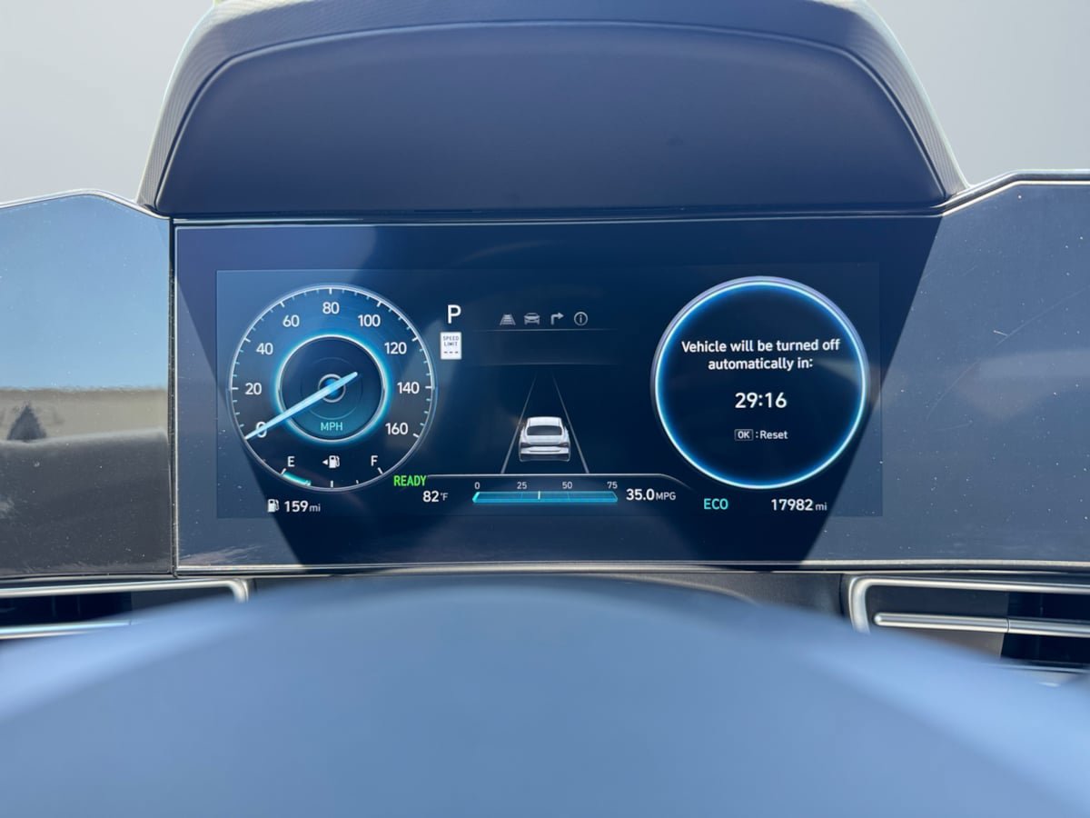 Used 2024 Hyundai Elantra Blue FWD image 12