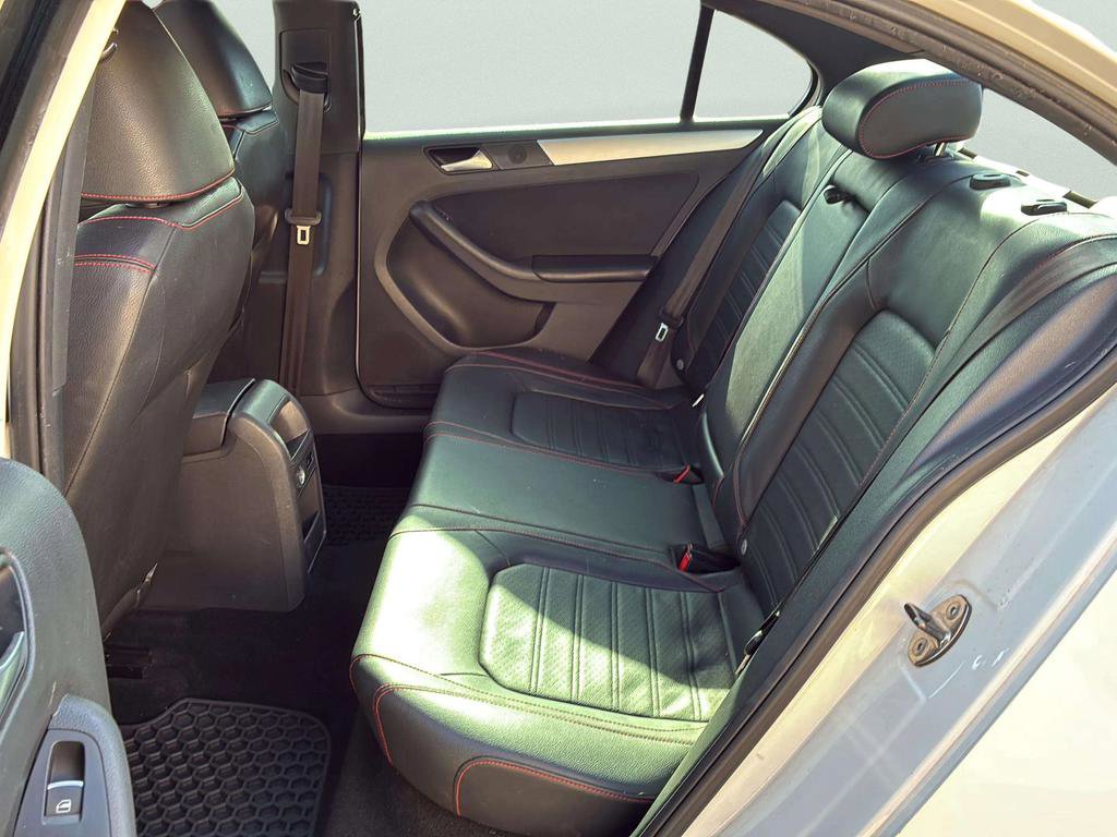 Used 2014 Volkswagen Jetta GLI Autobahn image 29