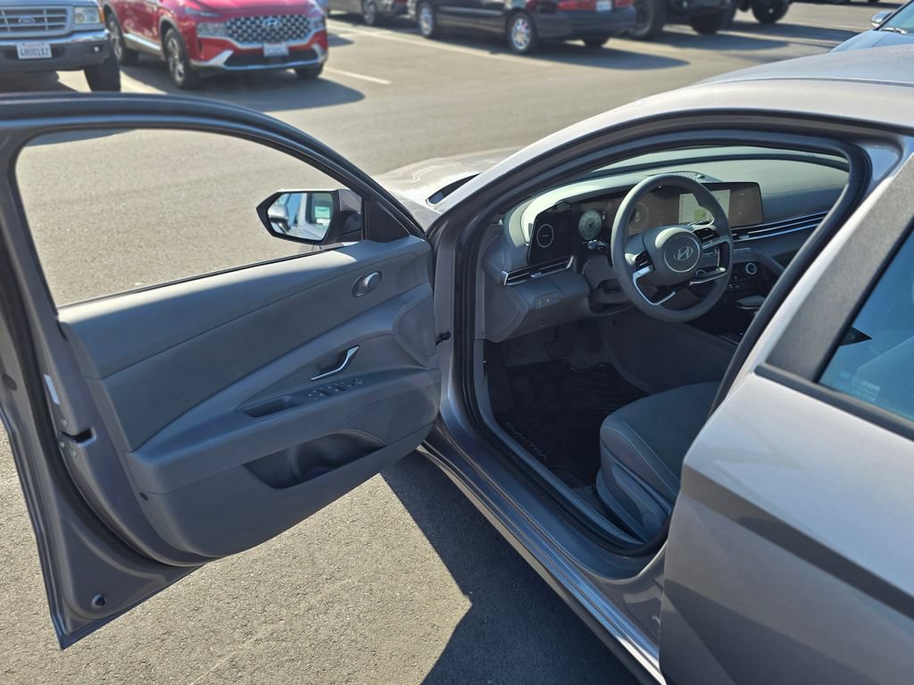 Certified 2024 Hyundai Elantra SEL FWD image 36