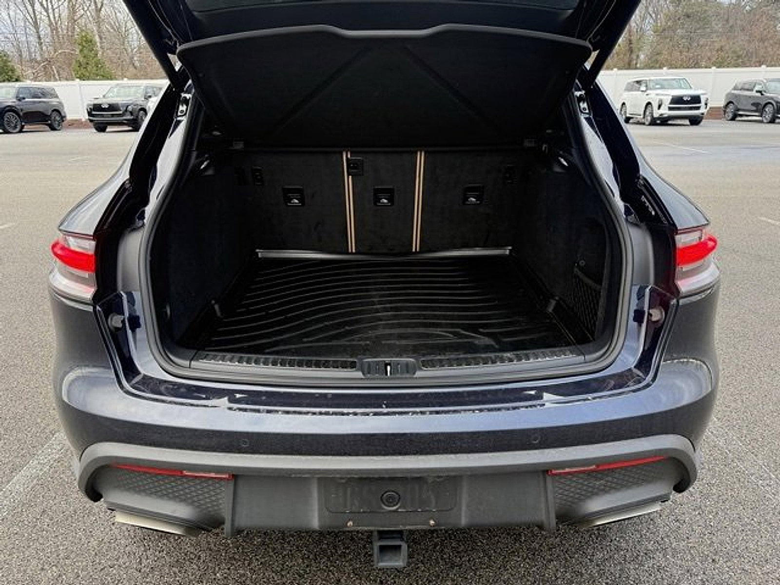 Used 2023 Porsche Macan Turbo image 23