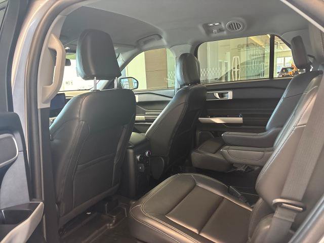 Certified 2022 Ford Explorer XLT w/ Equipment Group 202A AWD/4WD image 10