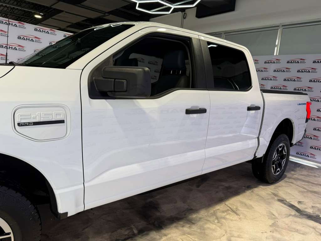 Used 2022 Ford F150 Lightning Pro image 6