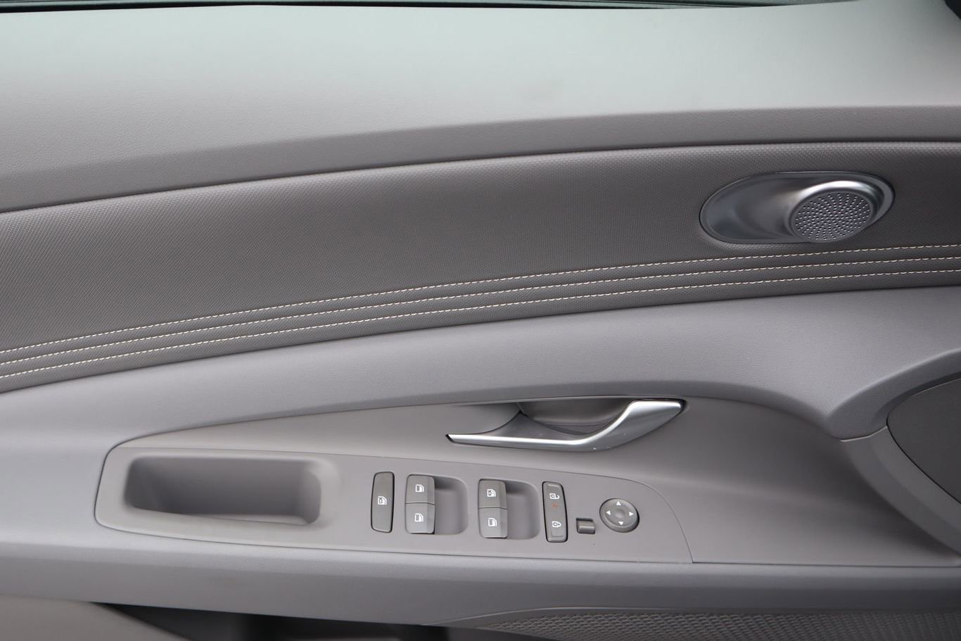 Certified 2025 Hyundai Elantra SEL image 23