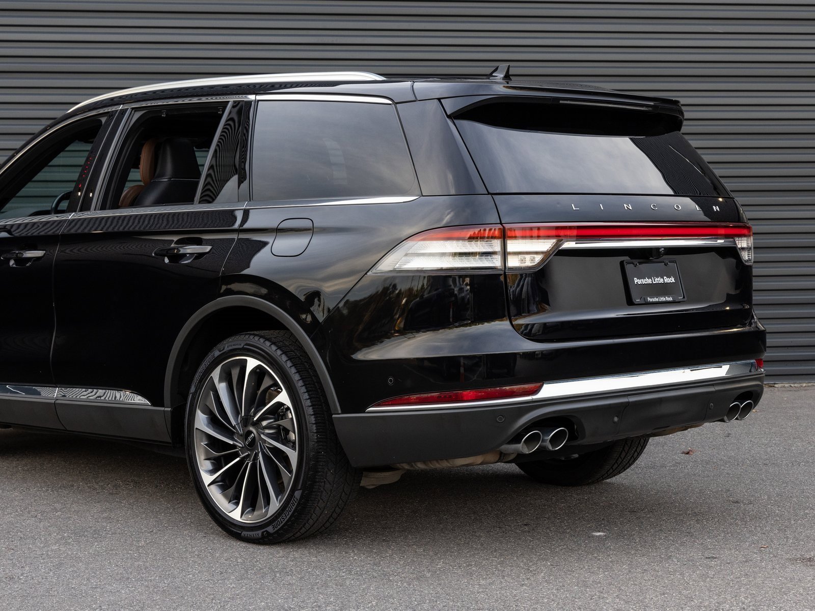 Used 2020 Lincoln Aviator Reserve w/ Equipment Group 202A image 9