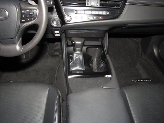 Used 2023 Lexus ES 350 w/ Accessory Package (Z1) image 15