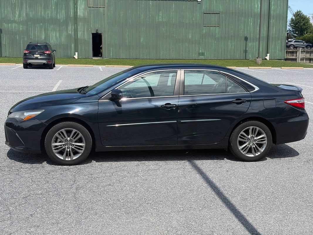 Used 2017 Toyota Camry SE FWD image 5
