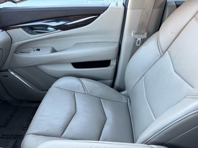 Used 2016 Cadillac Escalade ESV Luxury image 27