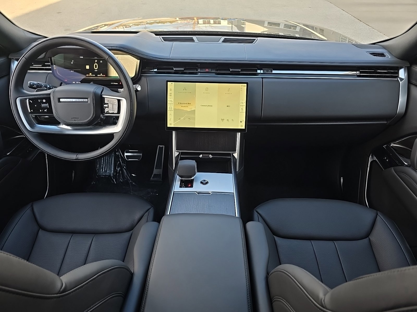 New 2026 Land Rover Range Rover SE image 9