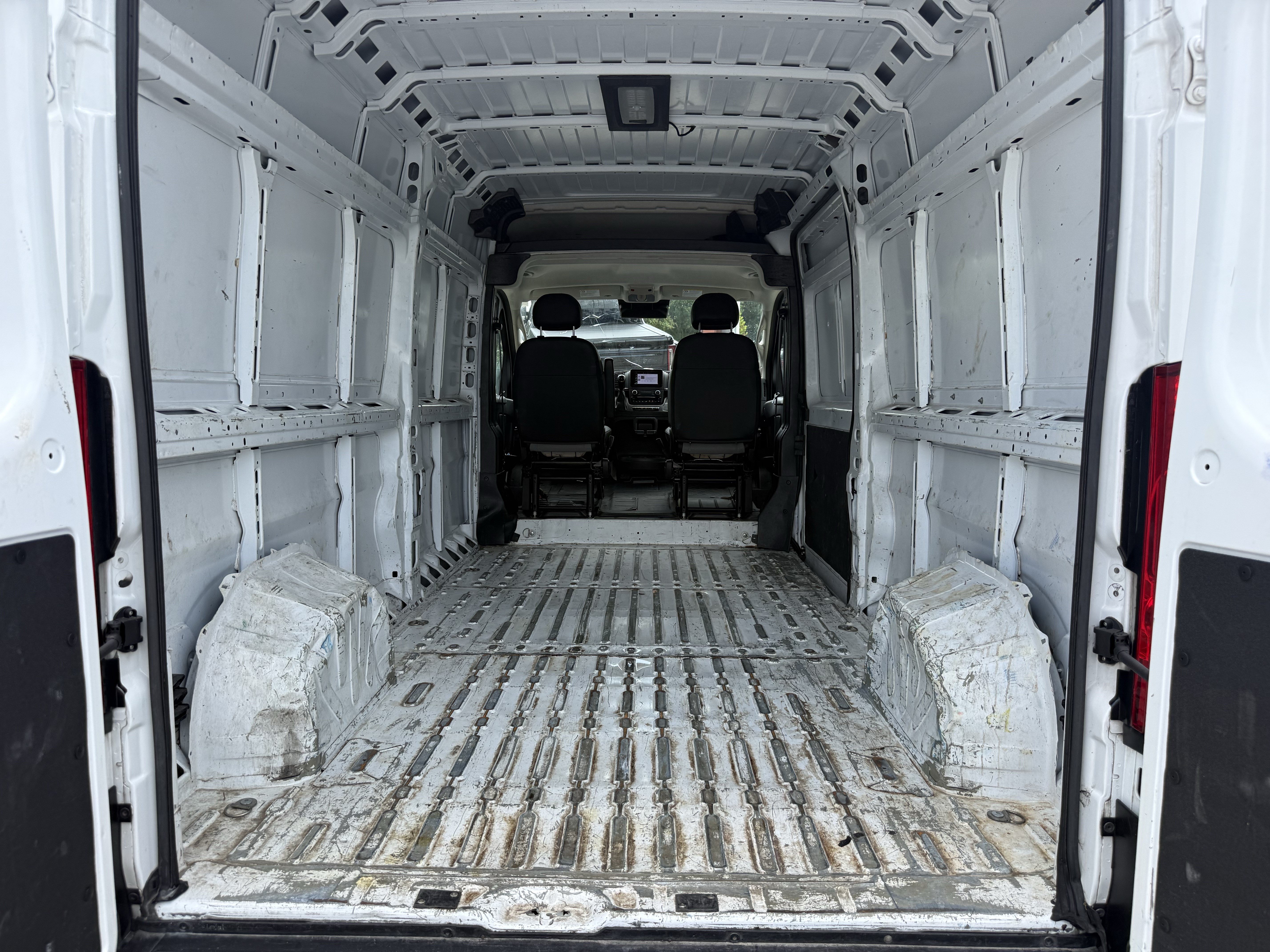 Used 2024 RAM ProMaster 2500 w/ Convenience Group FWD image 26