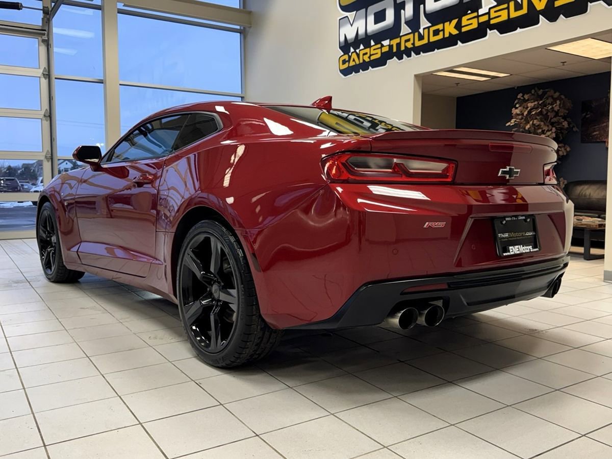 Used 2016 Chevrolet Camaro LT RWD image 4