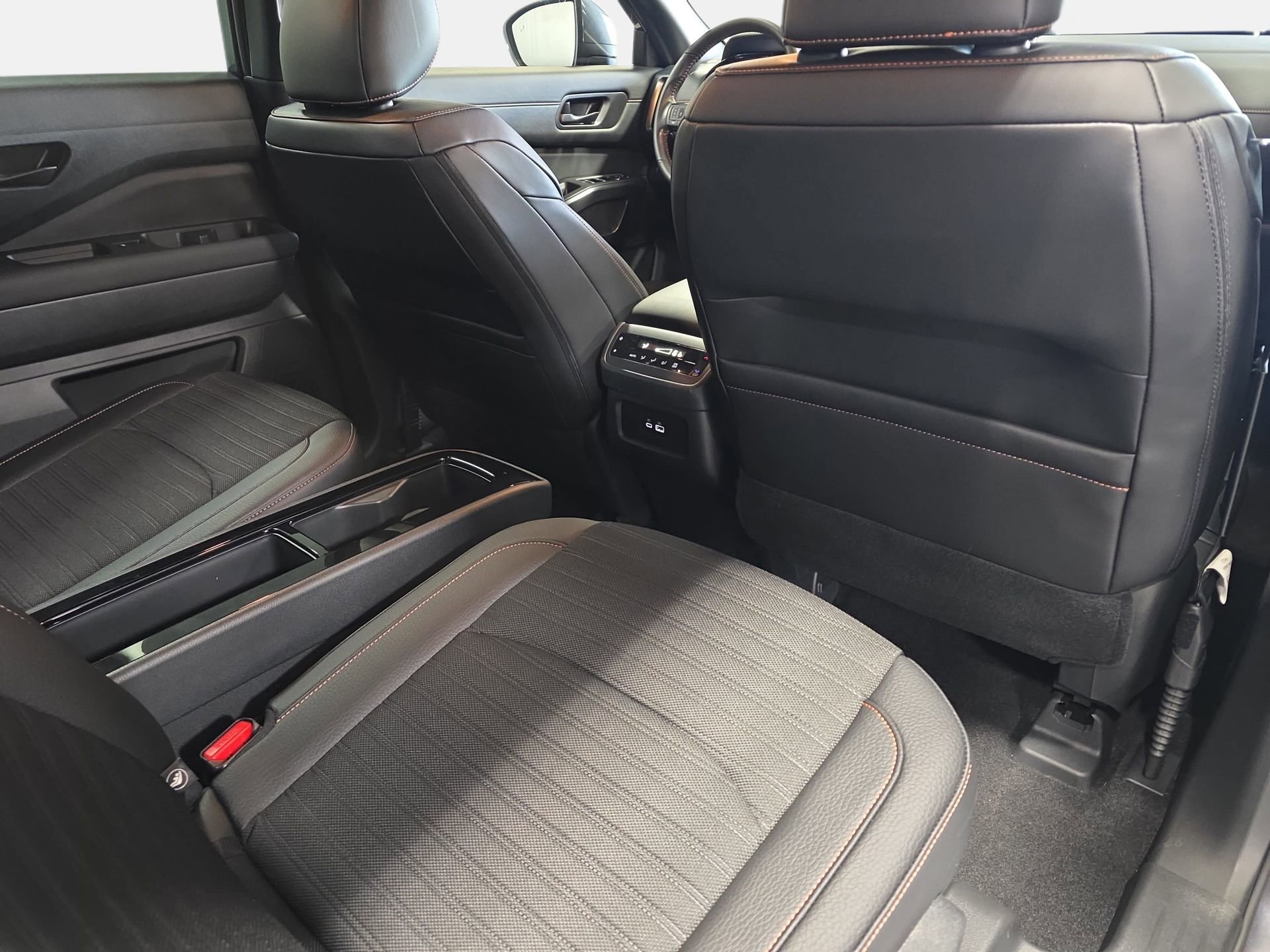 Used 2025 Nissan Pathfinder Rock Creek image 11