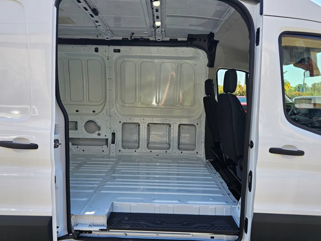 New 2026 Ford Transit 250 148 Medium Roof RWD image 12
