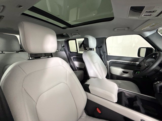 New 2026 Land Rover Defender 110 X-Dynamic SE AWD/4WD image 27