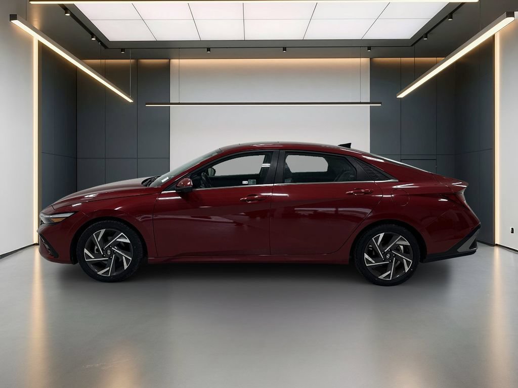 Certified 2024 Hyundai Elantra Limited FWD image 2