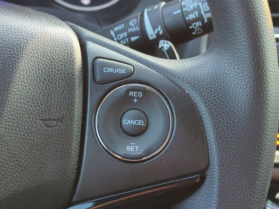 Used 2018 Honda HR-V EX image 15