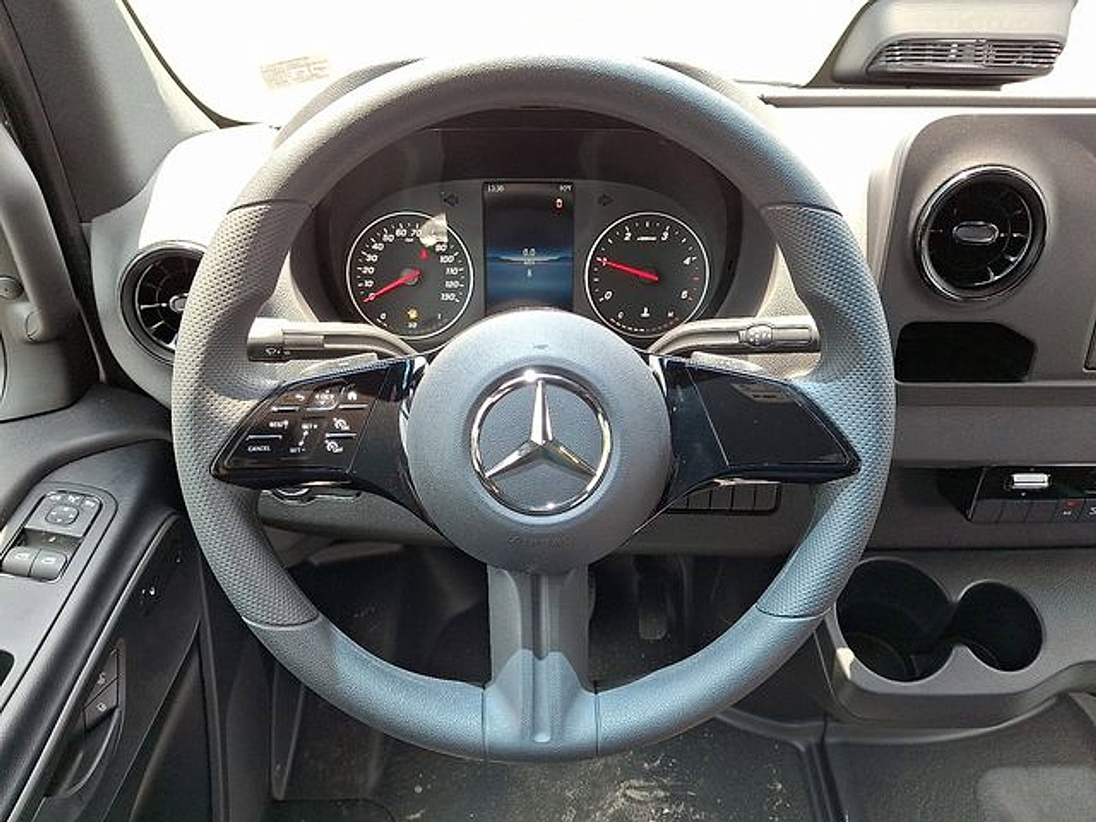 Used 2025 Mercedes-Benz Sprinter 2500 image 19