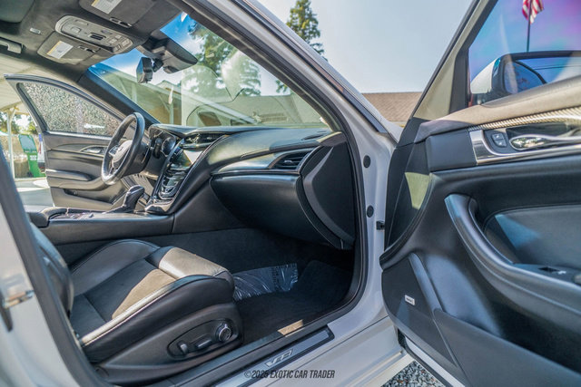 Used 2018 Cadillac CTS V w/ Luxury Package image 61