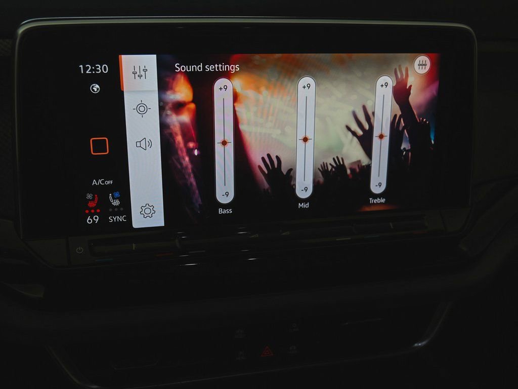 Used 2025 Volkswagen Atlas Peak Edition SE AWD/4WD image 22