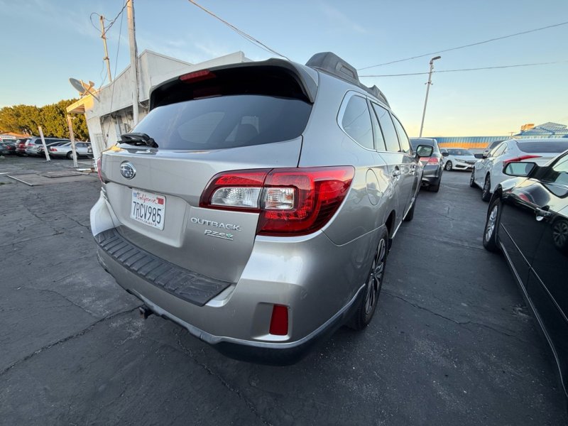 Used 2016 Subaru Outback 2.5i Limited image 3