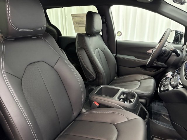 New 2026 Chrysler Voyager LX image 27