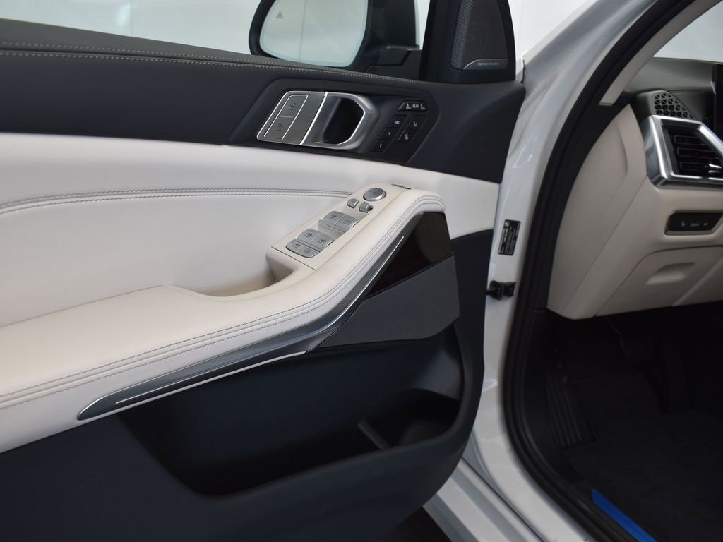 New 2026 BMW X7 xDrive40i w/ Executive Package image 11