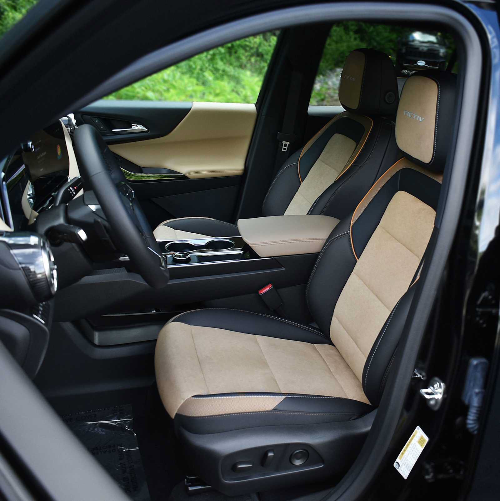 New 2026 Chevrolet Equinox ACTIV AWD/4WD image 9