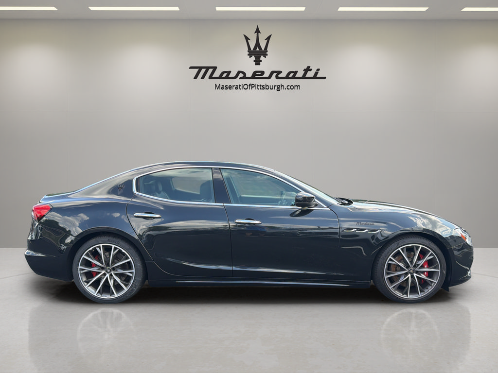 Used 2023 Maserati Ghibli Modena Q4 AWD/4WD image 4