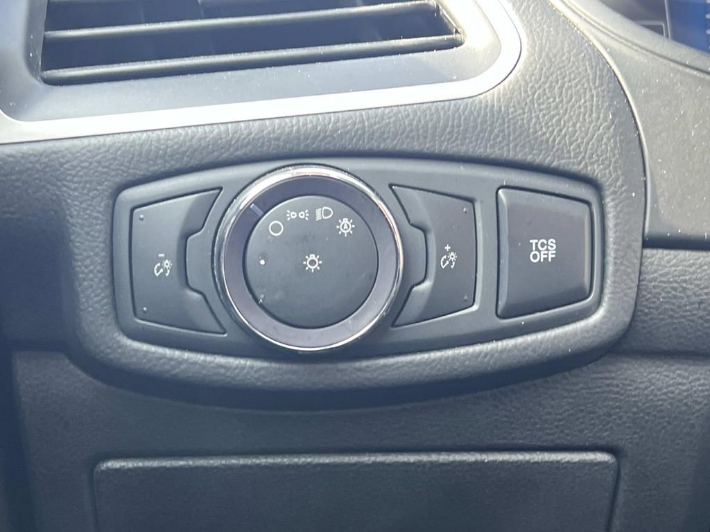 Used 2022 Ford Edge SE w/ Cargo Accessory Package image 23