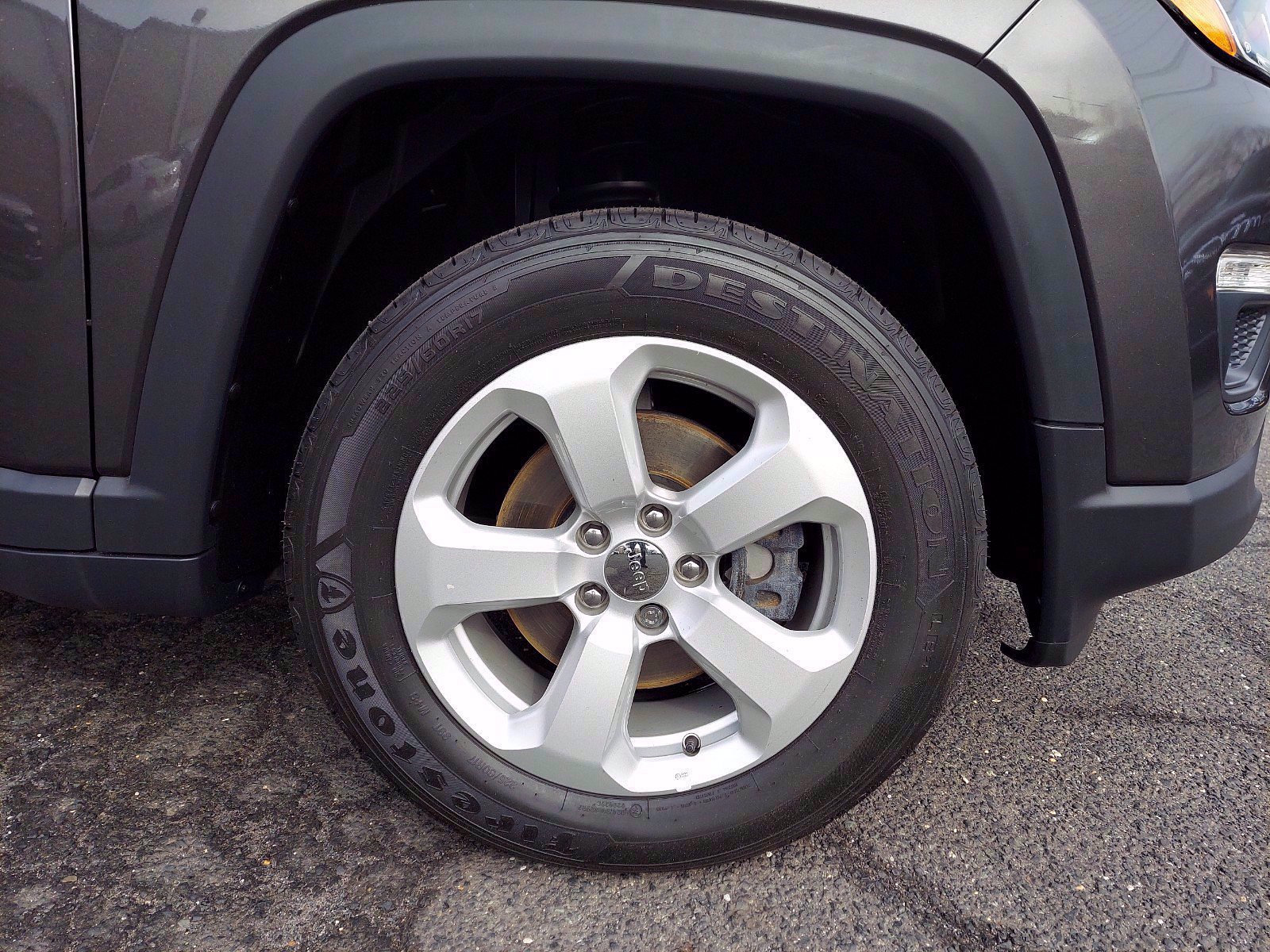 Used 2018 Jeep Compass Latitude w/ Safe & Security Group AWD/4WD image 8