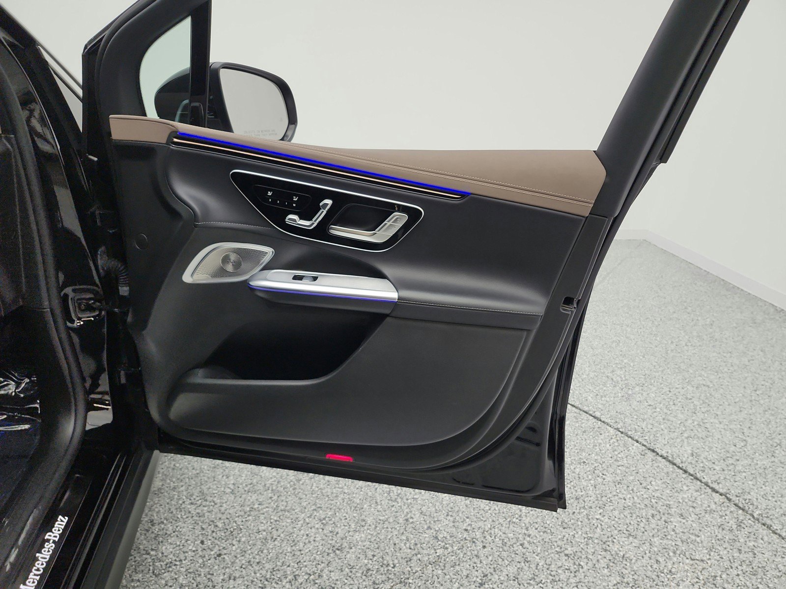 Used 2023 Mercedes-Benz EQE 350+ SUV image 19