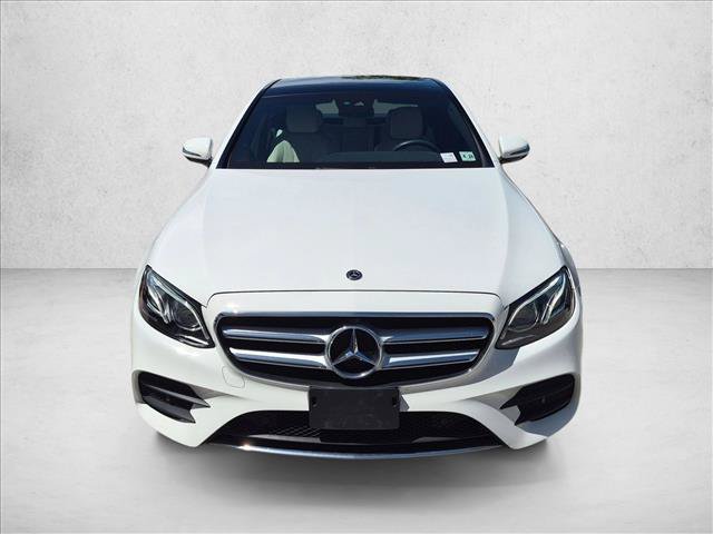 Used 2019 Mercedes-Benz E 300 4MATIC image 2