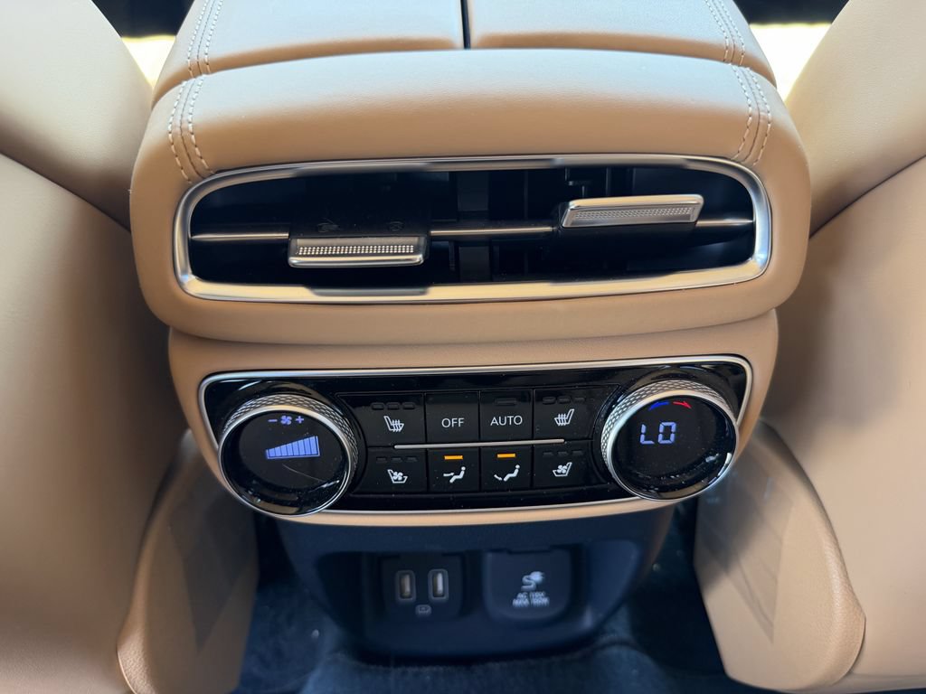 Used 2024 Genesis GV80 3.5T w/ Prestige Package AWD/4WD image 26
