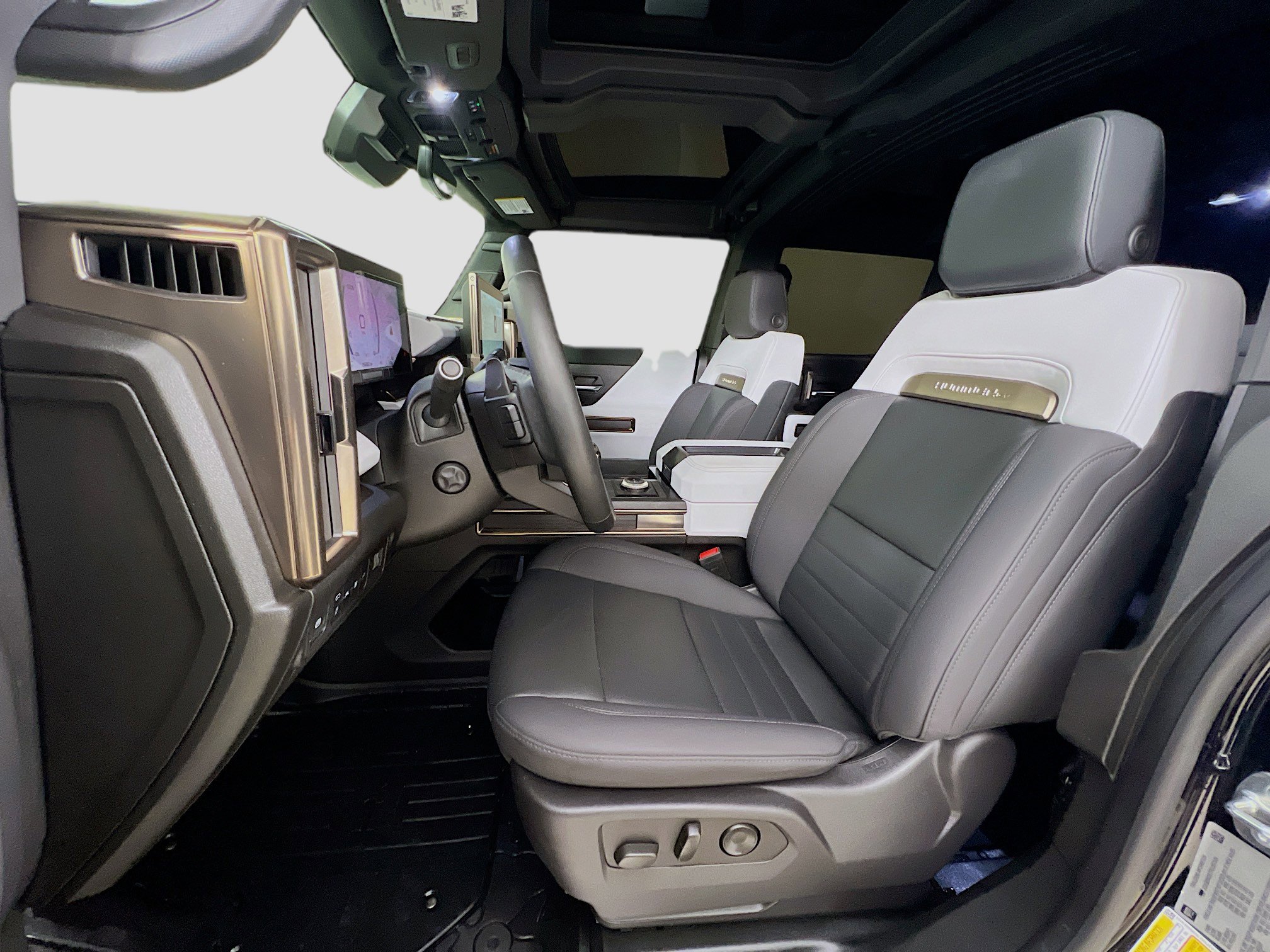 Used 2024 GMC Hummer EV 2X w/ LPO, Sport Package image 22