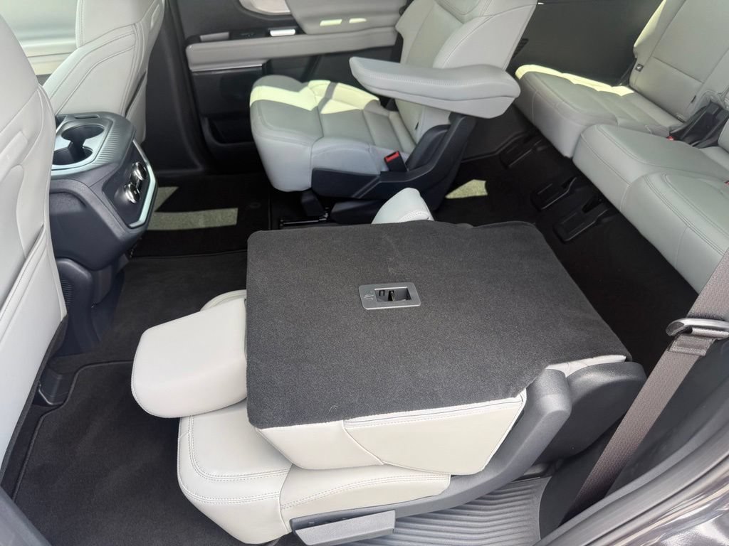 New 2026 Ford Expedition Active AWD/4WD image 36