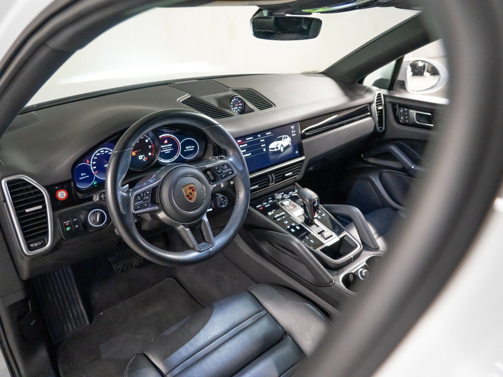 Certified 2023 Porsche Cayenne Coupe AWD/4WD image 4