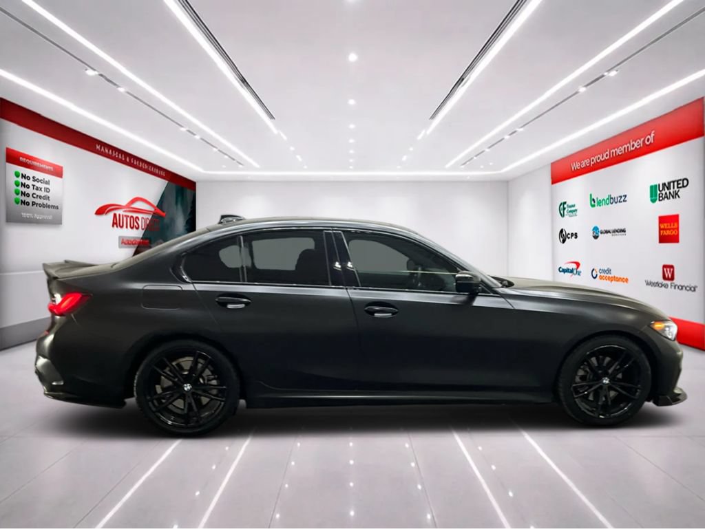 Used 2022 BMW 330i Sedan w/ M Sport Package RWD image 8