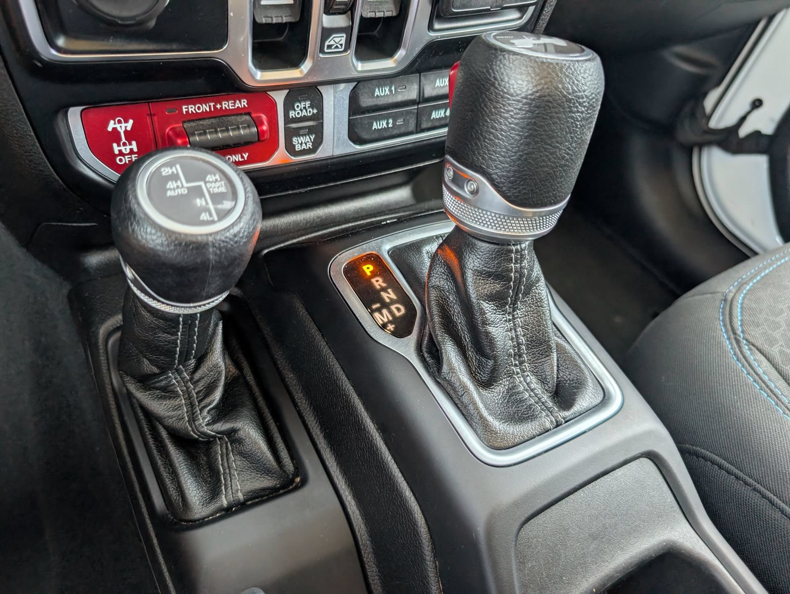 Used 2024 Jeep Wrangler Unlimited Rubicon 4xe AWD/4WD image 7