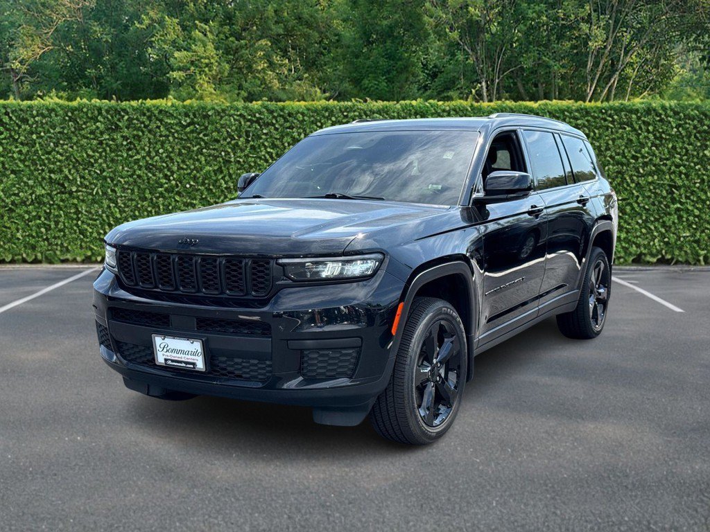 Used 2025 Jeep Grand Cherokee L Altitude AWD/4WD image 8