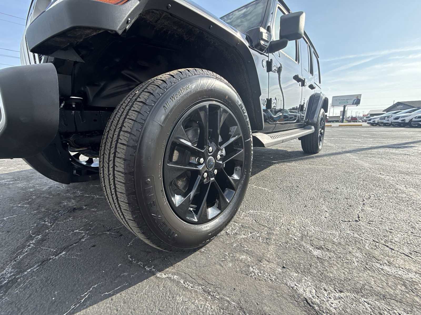 Used 2025 Jeep Wrangler Unlimited Sahara AWD/4WD image 18
